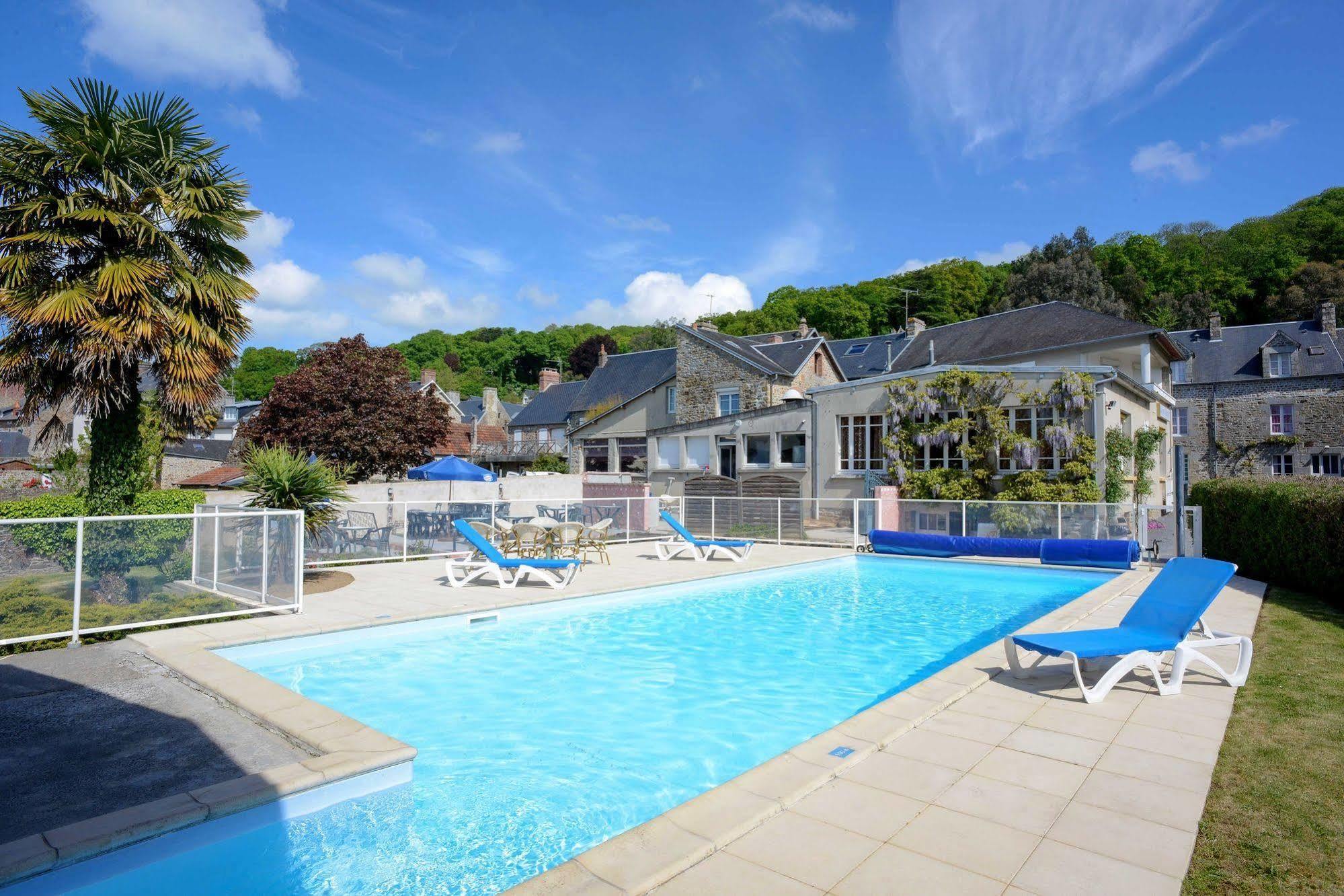 Hotel Des Bains Saint-Jean-le-Thomas Buitenkant foto