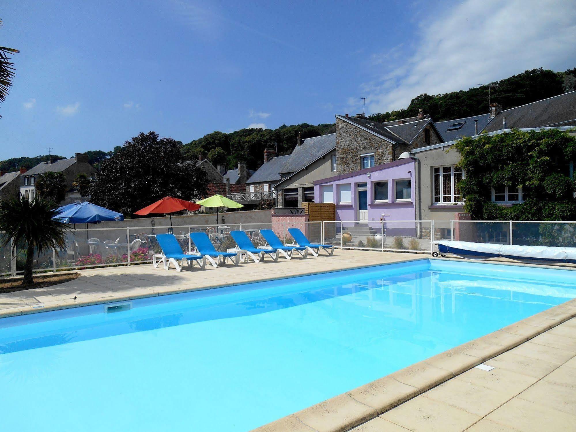 Hotel Des Bains Saint-Jean-le-Thomas Buitenkant foto
