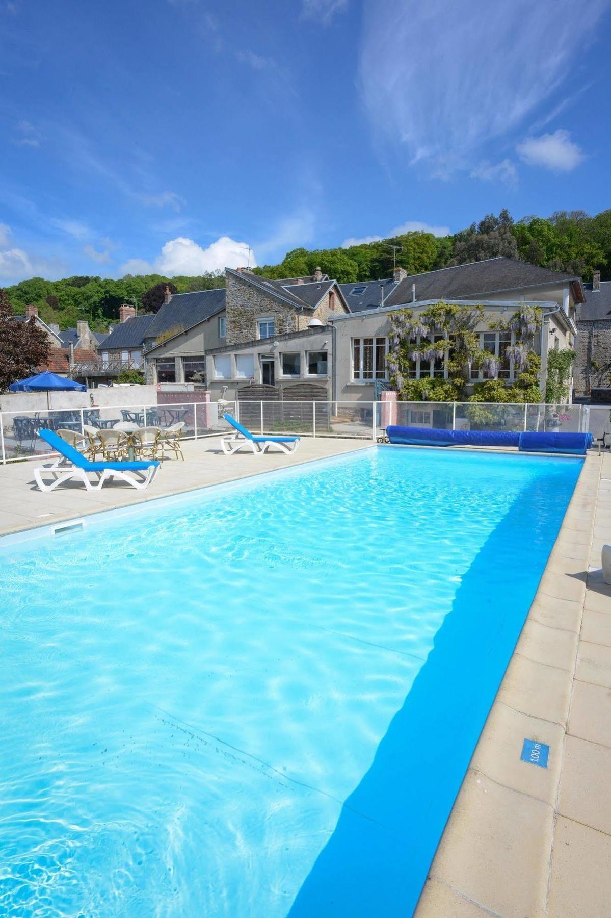 Hotel Des Bains Saint-Jean-le-Thomas Buitenkant foto